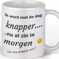 Beste deal 😉 Kimano Mok Bedrukt Met Grappige Tekst | Ik Word Met De Dag Knapper..nu Al Zin In Morgen | Cadeaumok Voor Collega | Vriend | Man | Vrouw | Beste Vriendin | Leuk Cadeautje Met Humor Kopen 🧨
